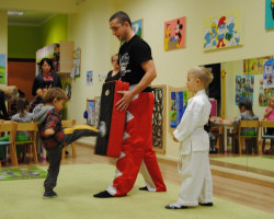 Pokaz karate sportowego w Raju Malucha